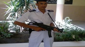 شاهد الفيديو.. لحظة دفع سائق نقل أمين شرطة أثناء الضبط